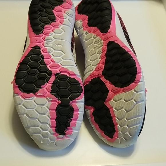 Nike athletic shoes - Picture 6 of 6